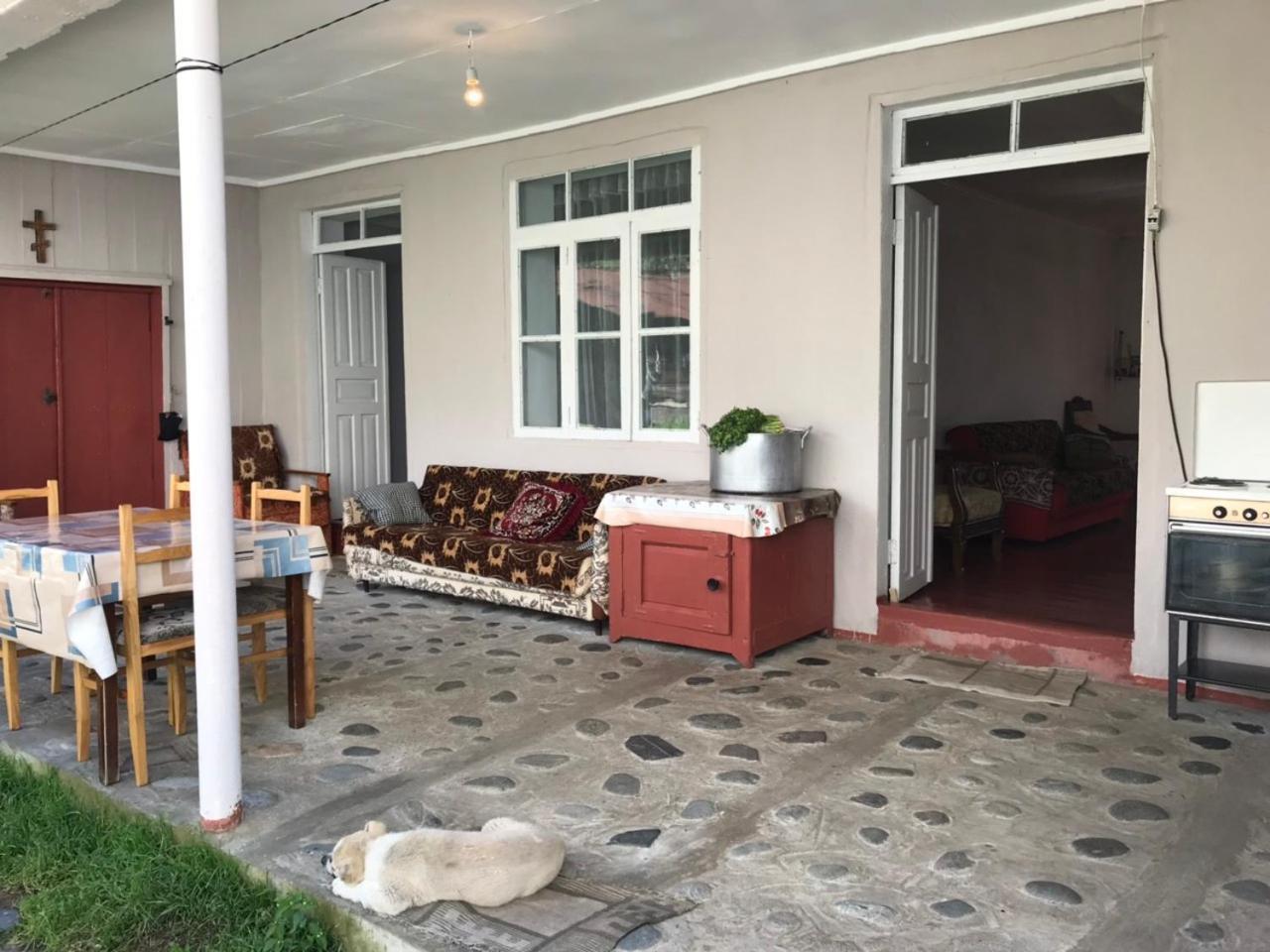 Ciuri'S Guesthouse Zhabeshi المظهر الخارجي الصورة
