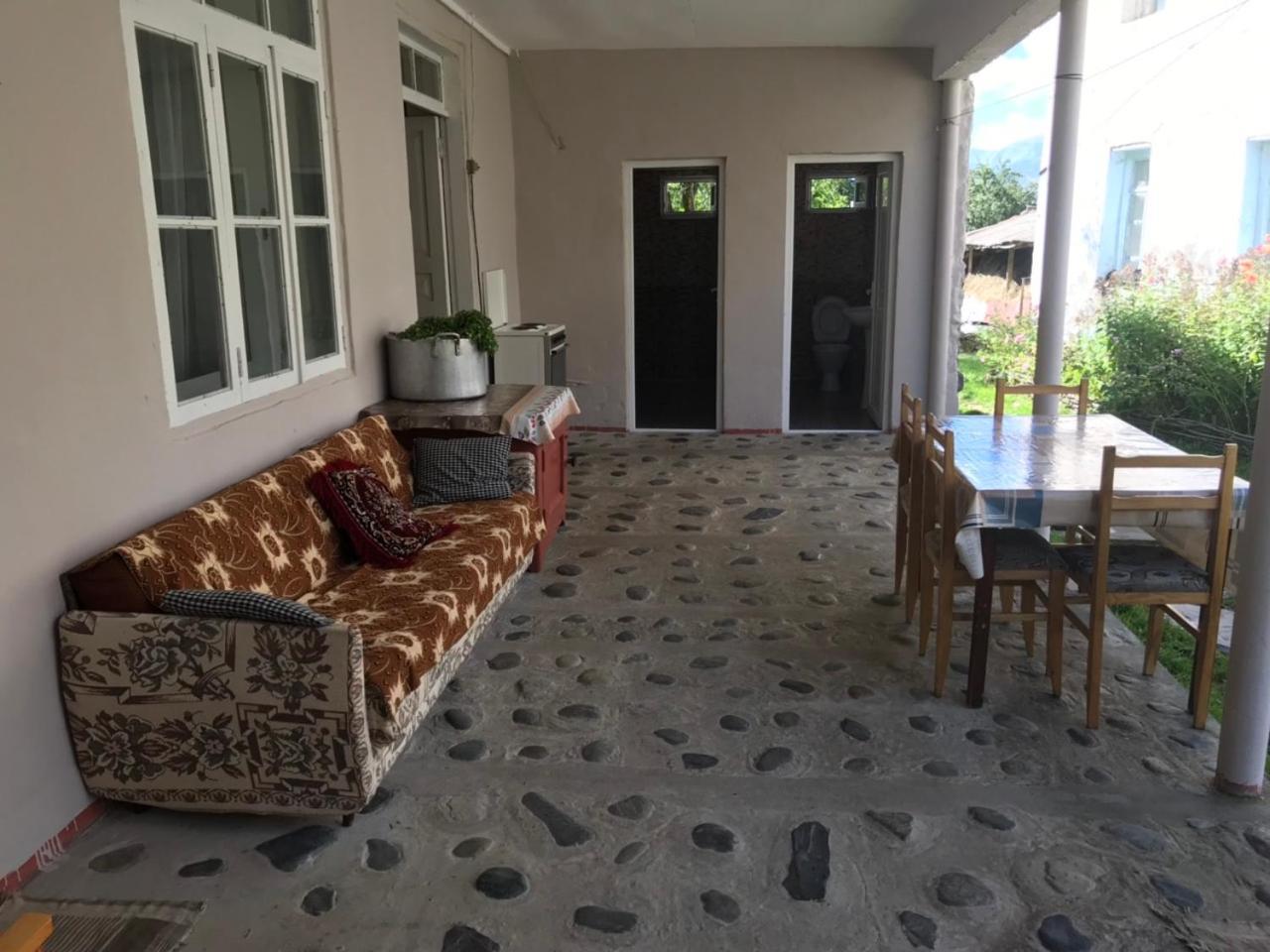 Ciuri'S Guesthouse Zhabeshi المظهر الخارجي الصورة