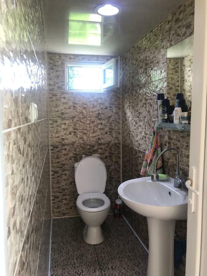 Ciuri'S Guesthouse Zhabeshi المظهر الخارجي الصورة